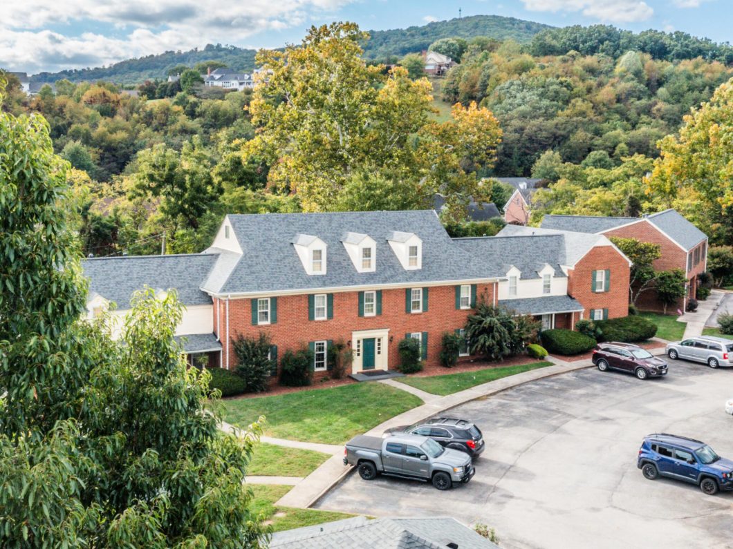 922256 821 stonegate dr 13